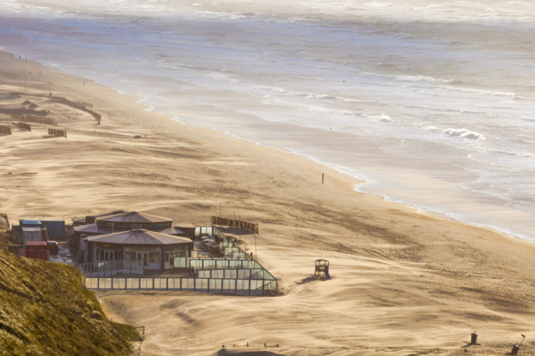De 7 leukste strandtenten in Zandvoort deze zomer