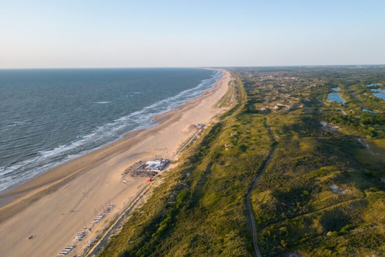 Geen zin in drukte? Hier vind je de mooiste rustige stranden in Nederland